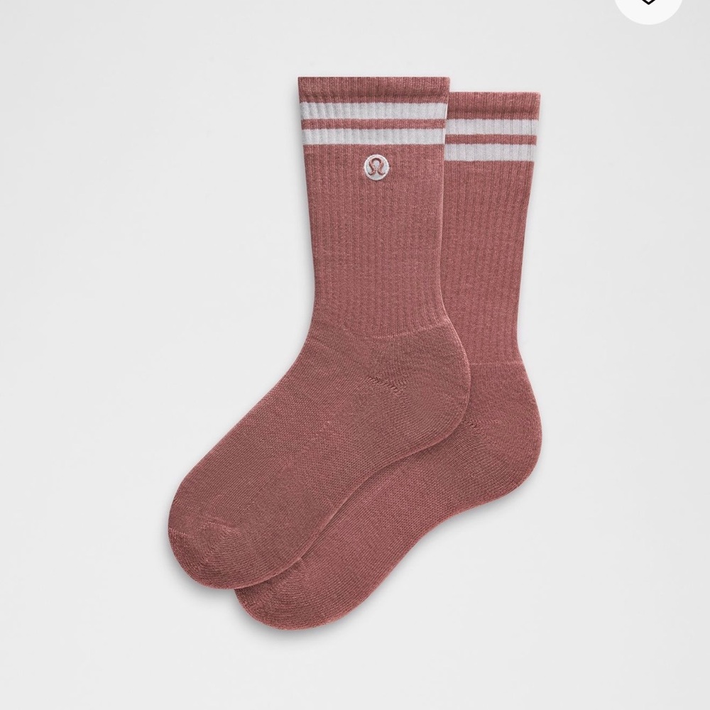 LULULEMON - UNISEX DAILY ESSENTIAL CREW SOCKS STRIPE
